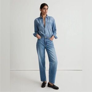 Madewell The Slouchy Boy Jean in Distressed Light Wash. size 23
